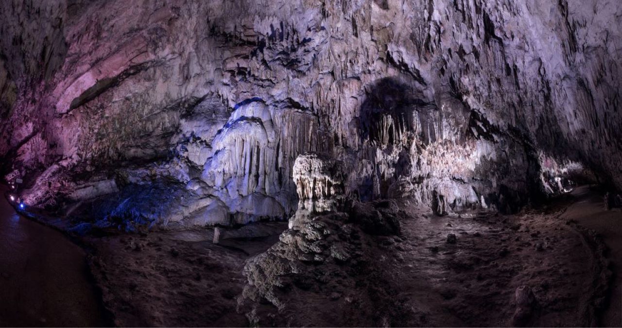 Pertosa Auletta Cave